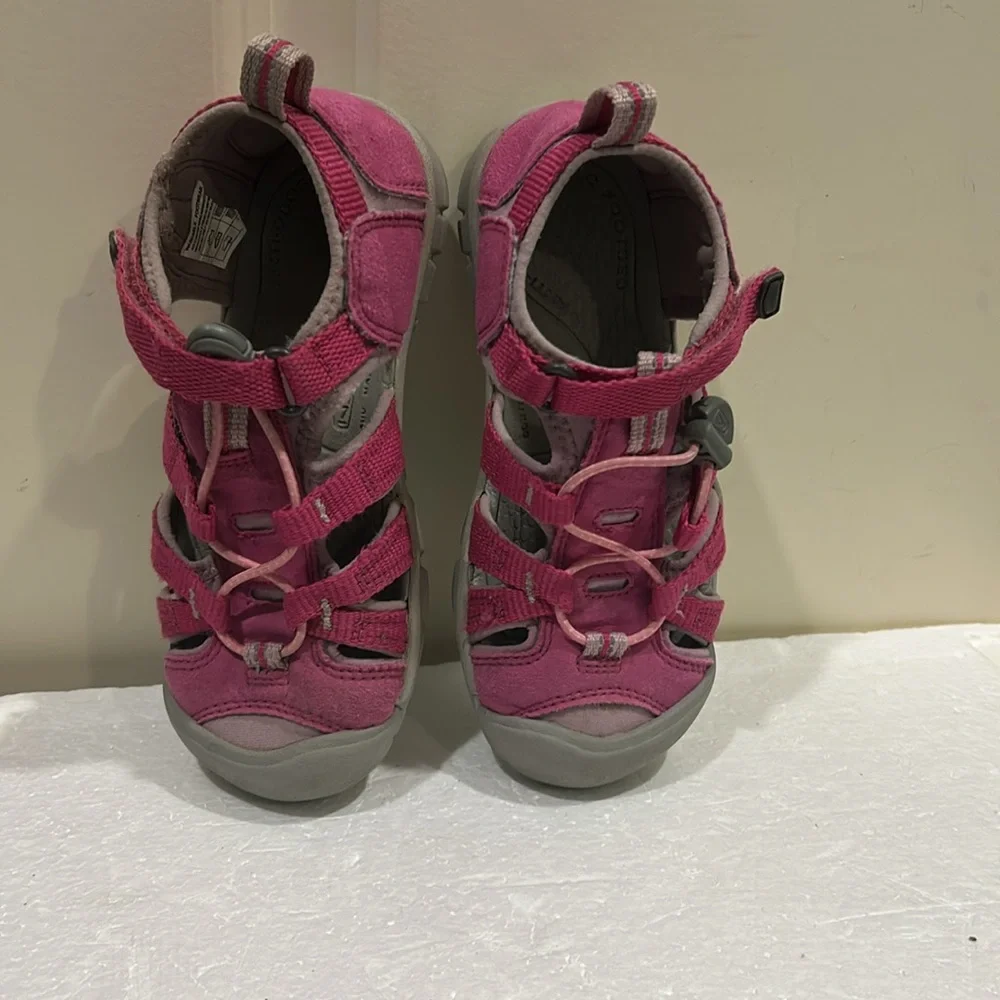 Keen Newport H2 WaterResistant washable Outdoor hiking Sandal Shoe size 12 pink